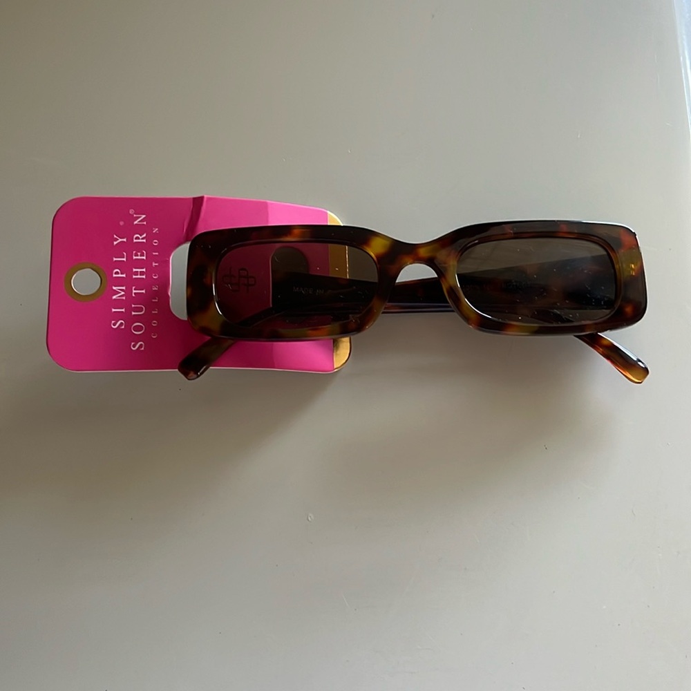 NWT Simply Southern Tortoise Shell Sunglasses 100% UV protection